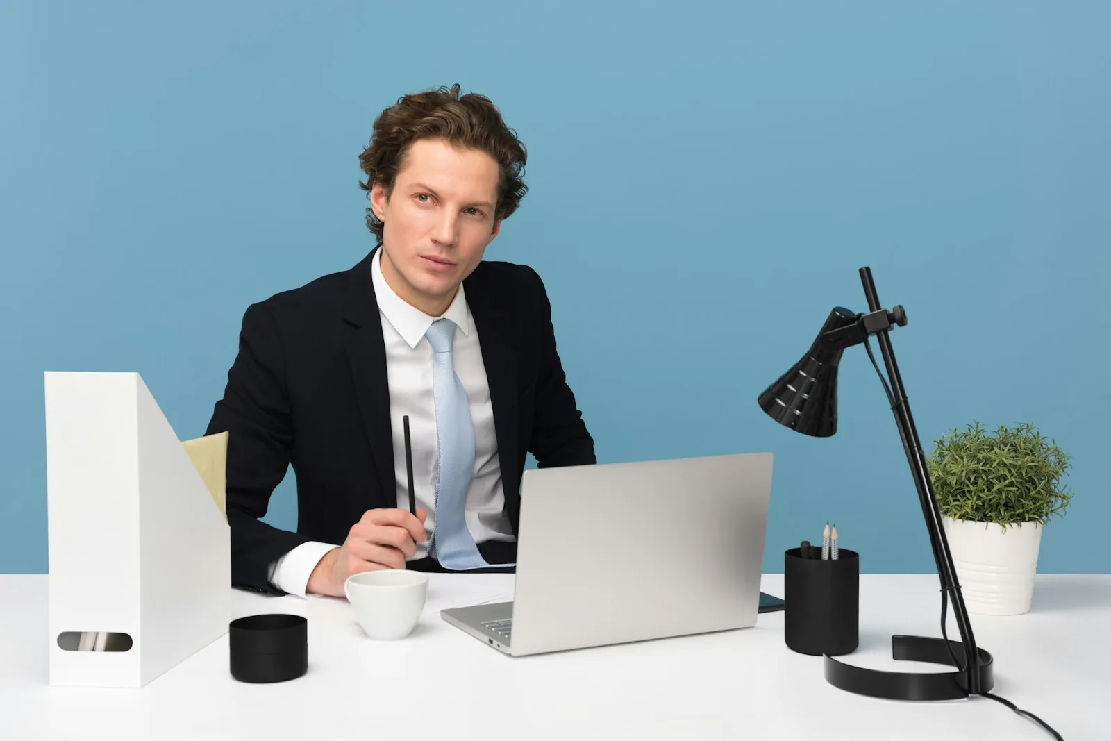 Expert Digital SAT tutor delivering an online preparation session