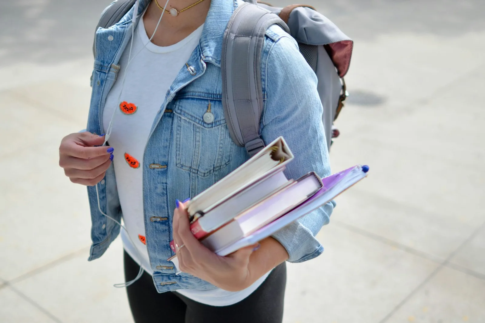 What the ISEE and SSAT cover - applicant preparing with admissions study material