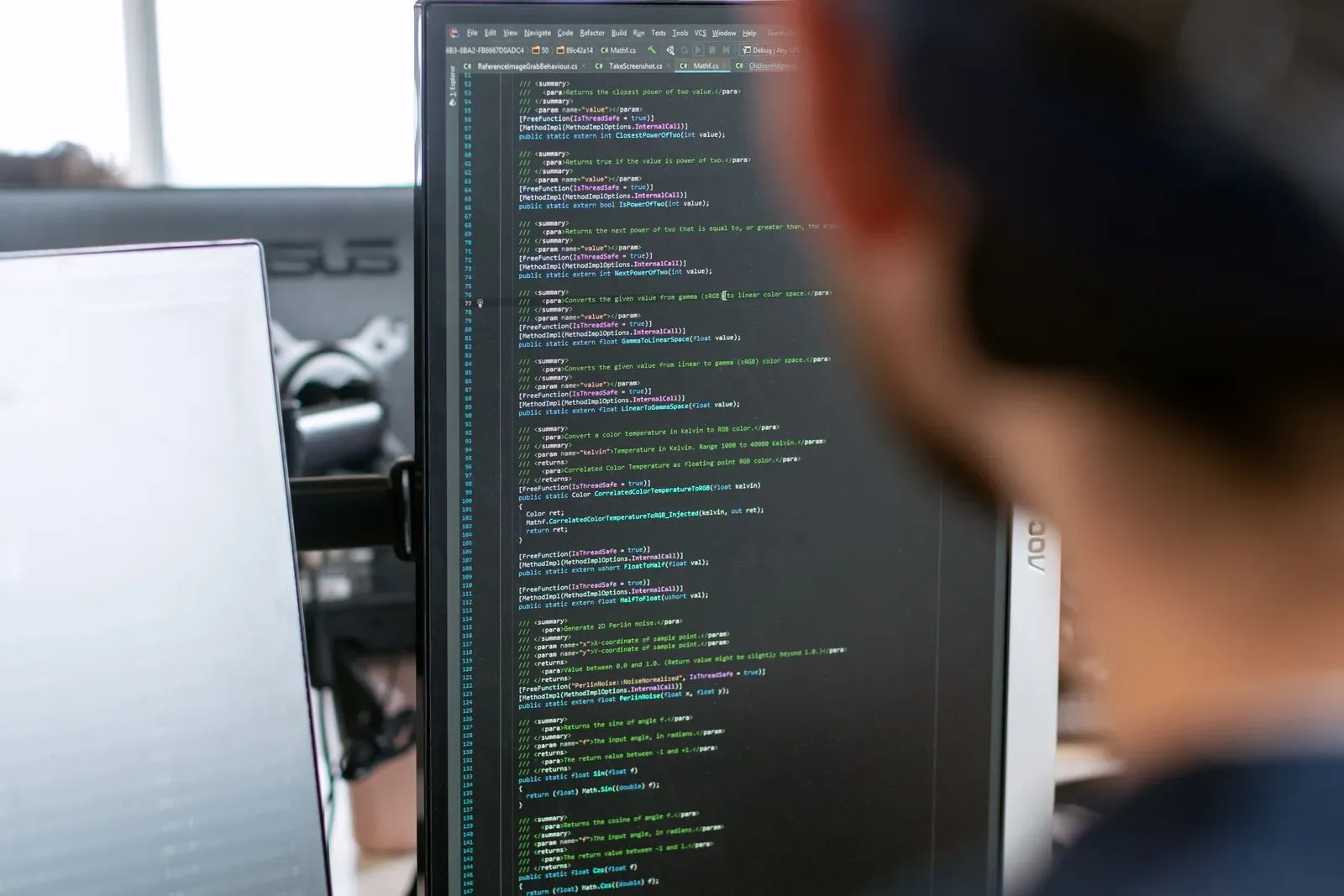 Expert JavaScript tutor - working through code on screen line by line