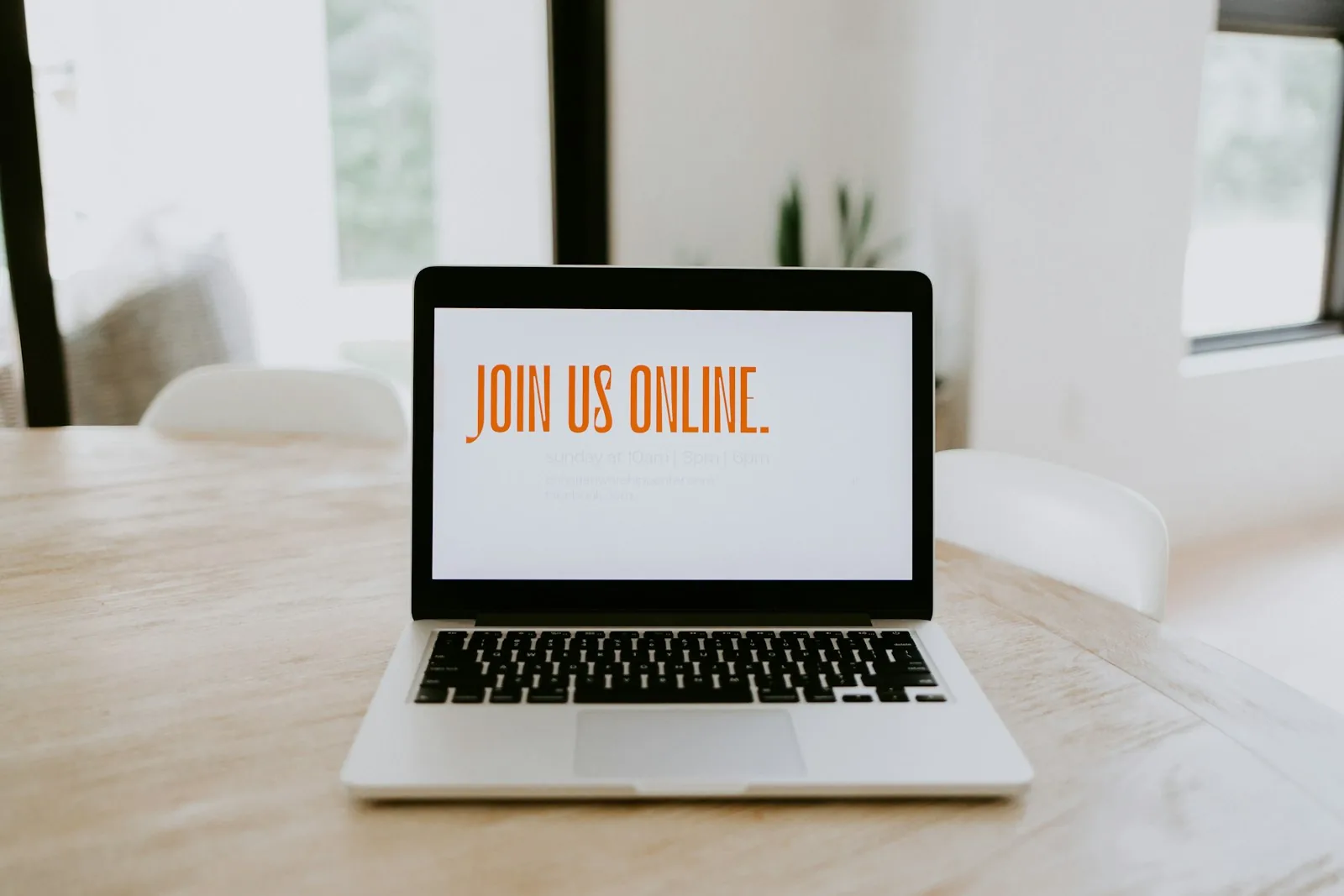 Expert Python tutor - delivering a live online programming lesson