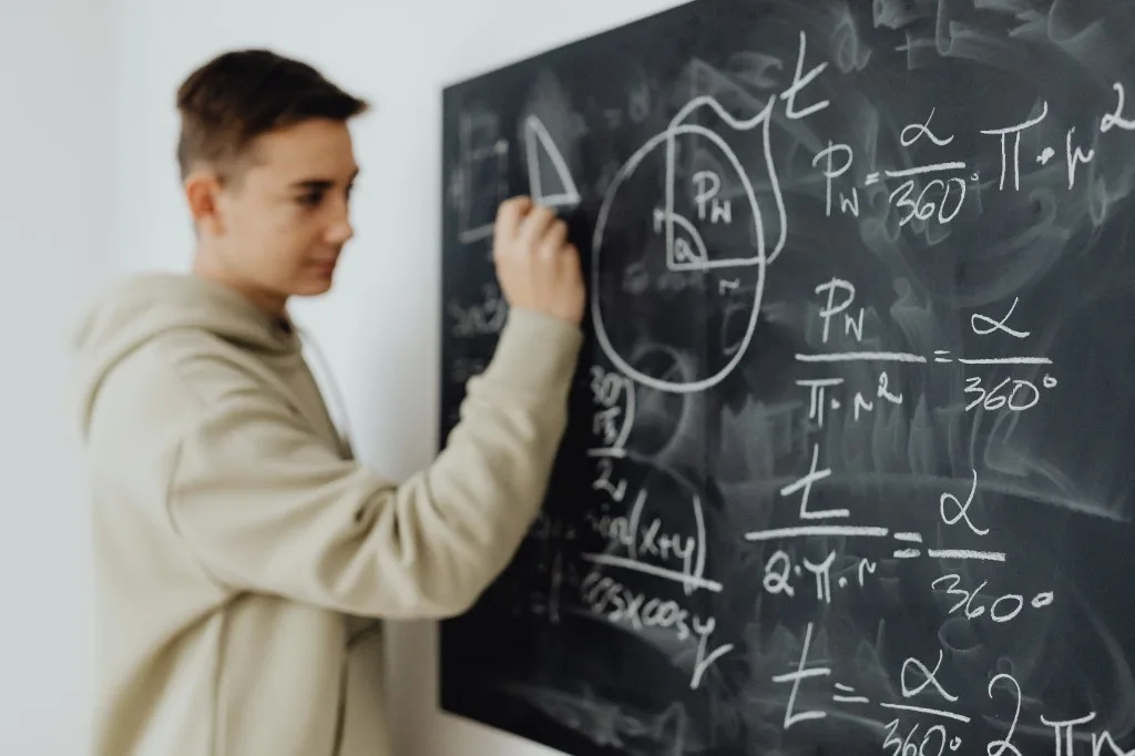 Student learning online through Grades 9-12 high school tutoring